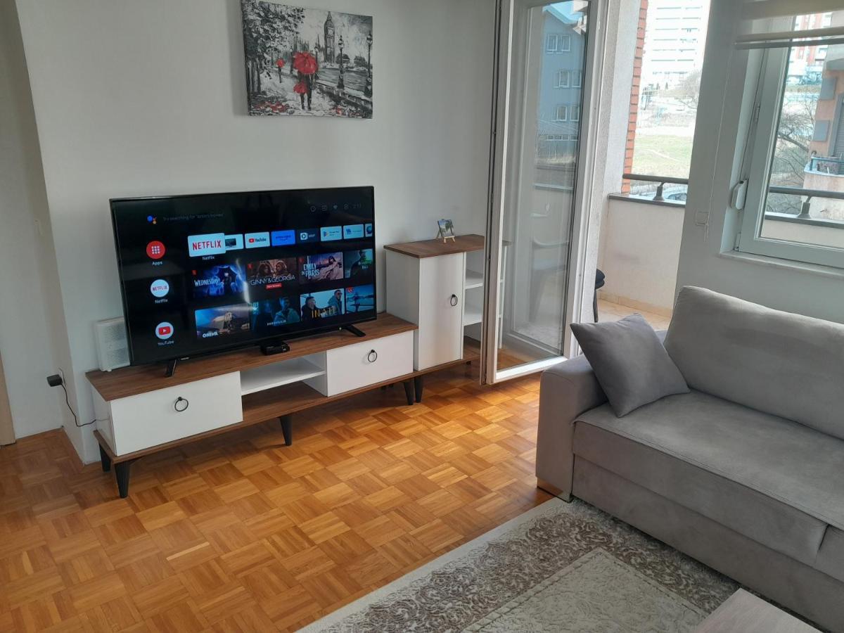 Gray Apartment 1 Pristina Eksteriør bilde