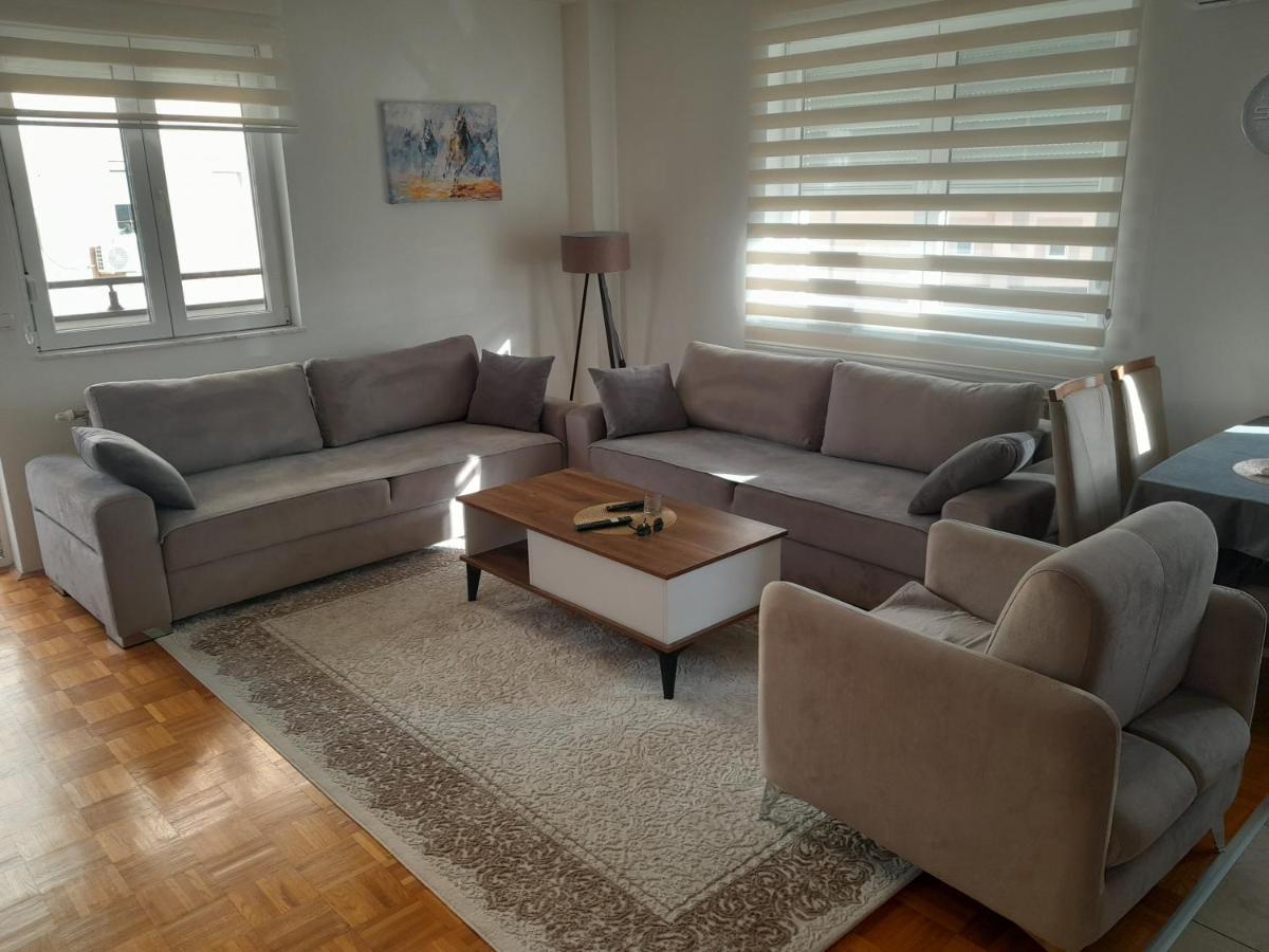 Gray Apartment 1 Pristina Eksteriør bilde