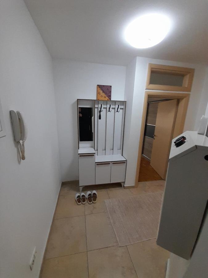 Gray Apartment 1 Pristina Eksteriør bilde