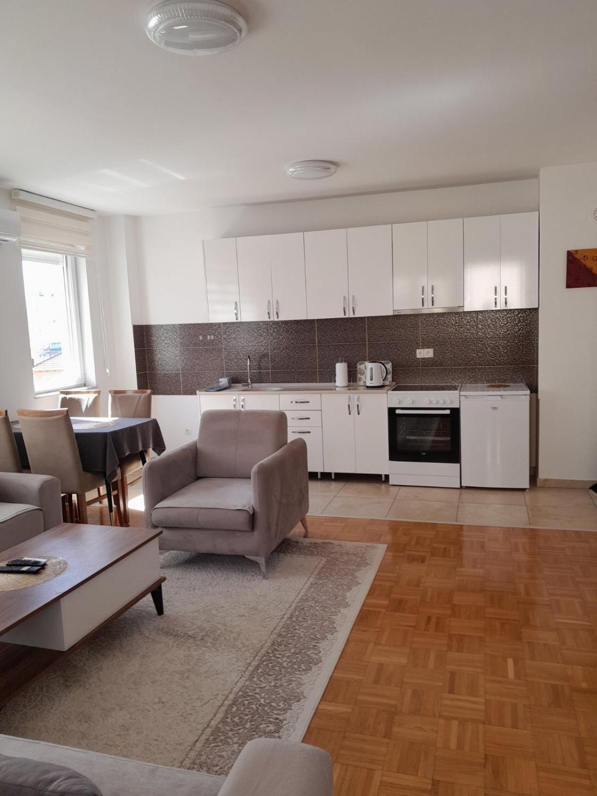 Gray Apartment 1 Pristina Eksteriør bilde